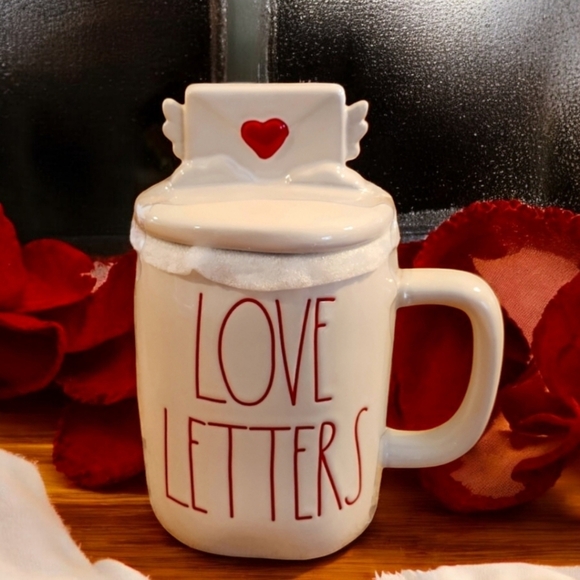 Rae Dunn Figural LOVE LETTERS Mug NEW Valentine’s Day ~ Holiday - Picture 1 of 3